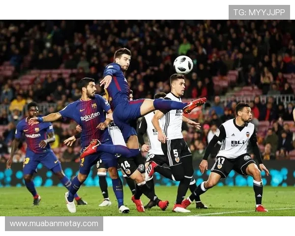 今天足球赛事精彩纷呈 强强对决引爆球迷热情 新赛季首轮战况激烈 今天足球赛事精彩纷呈 强强对决引爆球迷热情 新赛季首轮战况激烈